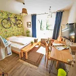 Maskuline Idylle - Monteurwohnungen Inkl. Küchen/wifi/tv/parkplätze