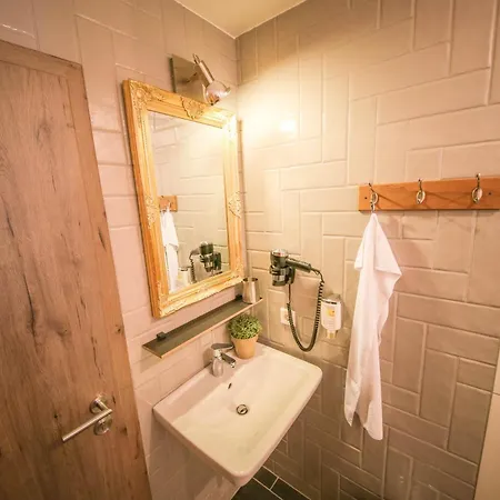 Maskuline Idylle - Monteurwohnungen Inkl. Kuechen/wifi/tv/parkplaetze Apartment *