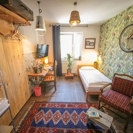 Maskuline Idylle - Monteurwohnungen Inkl. Kuechen/wifi/tv/parkplaetze *